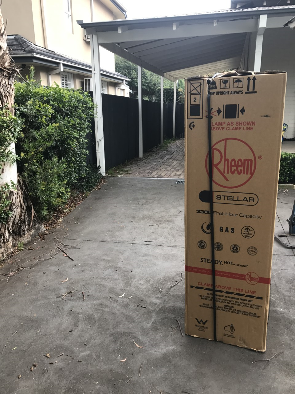 Rheem 850330 330L External Gas Hot Water System Delivery
