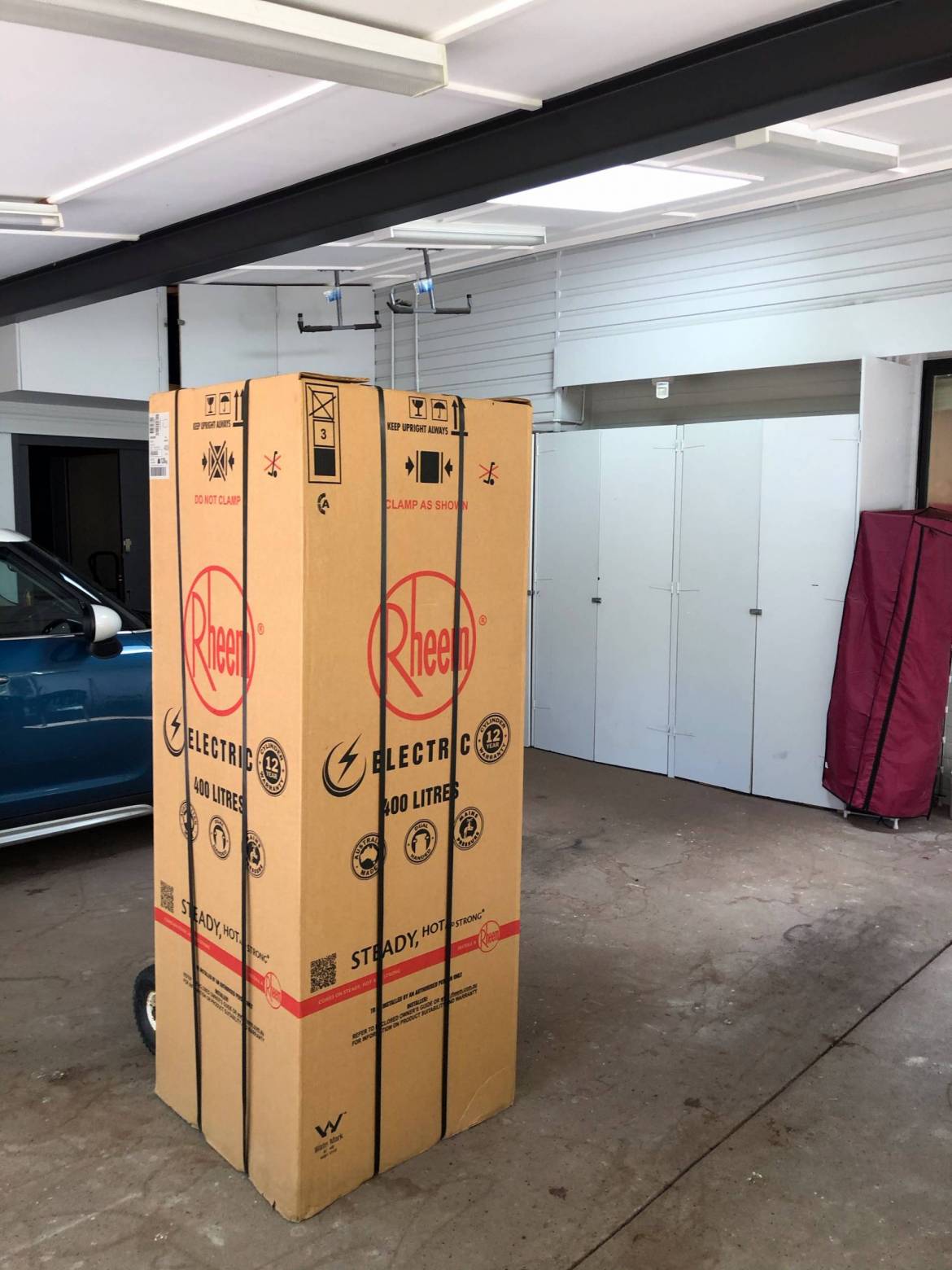 15.3.21-Rheem-twin-element-400ltr-electric-hot-water-system-in-box-492400-scaled.jpg