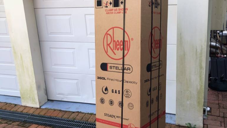 Rheem 850360 160L External Gas Hot Water System Delivery